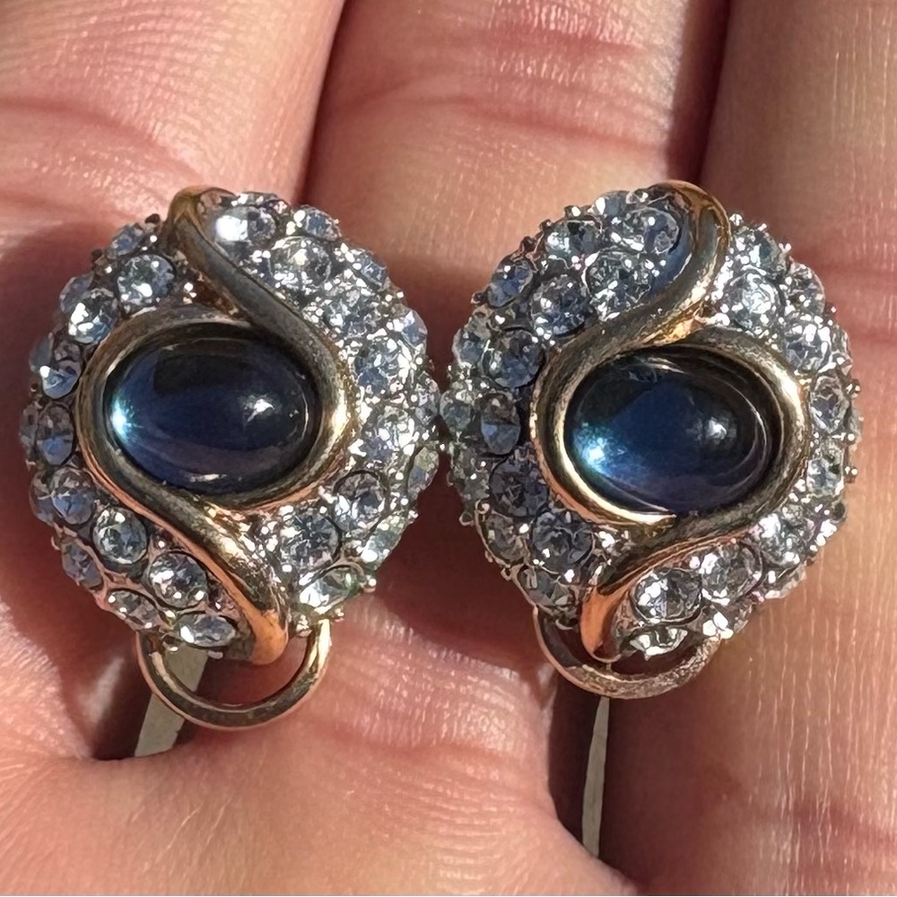 BEAUTIFUL KREMENTZ GOLD TONE CABOCHON RHINESTONE CRYSTAL CLIP ON EARRINGS